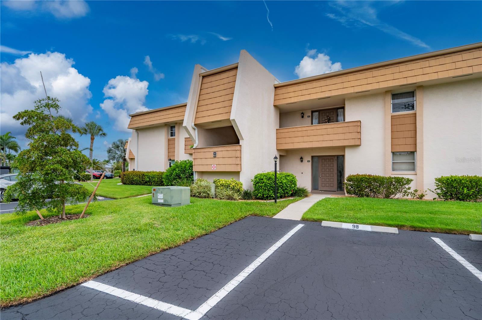 ISLANDER POINT - Residential