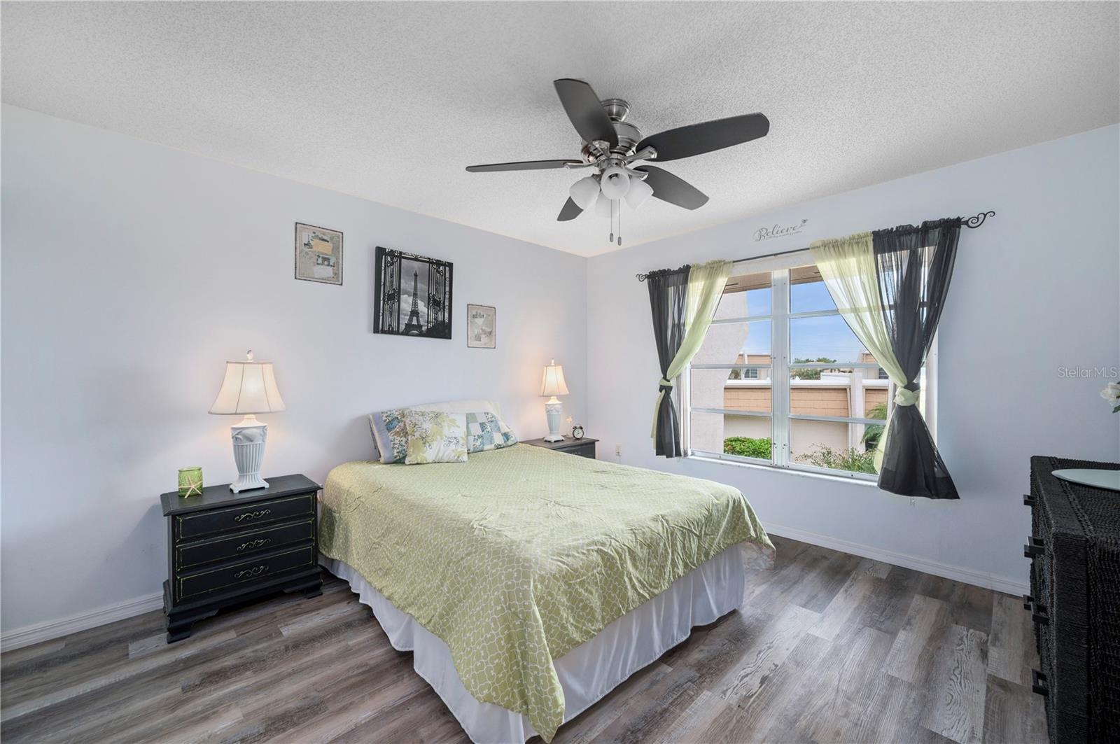 ISLANDER POINT - Residential