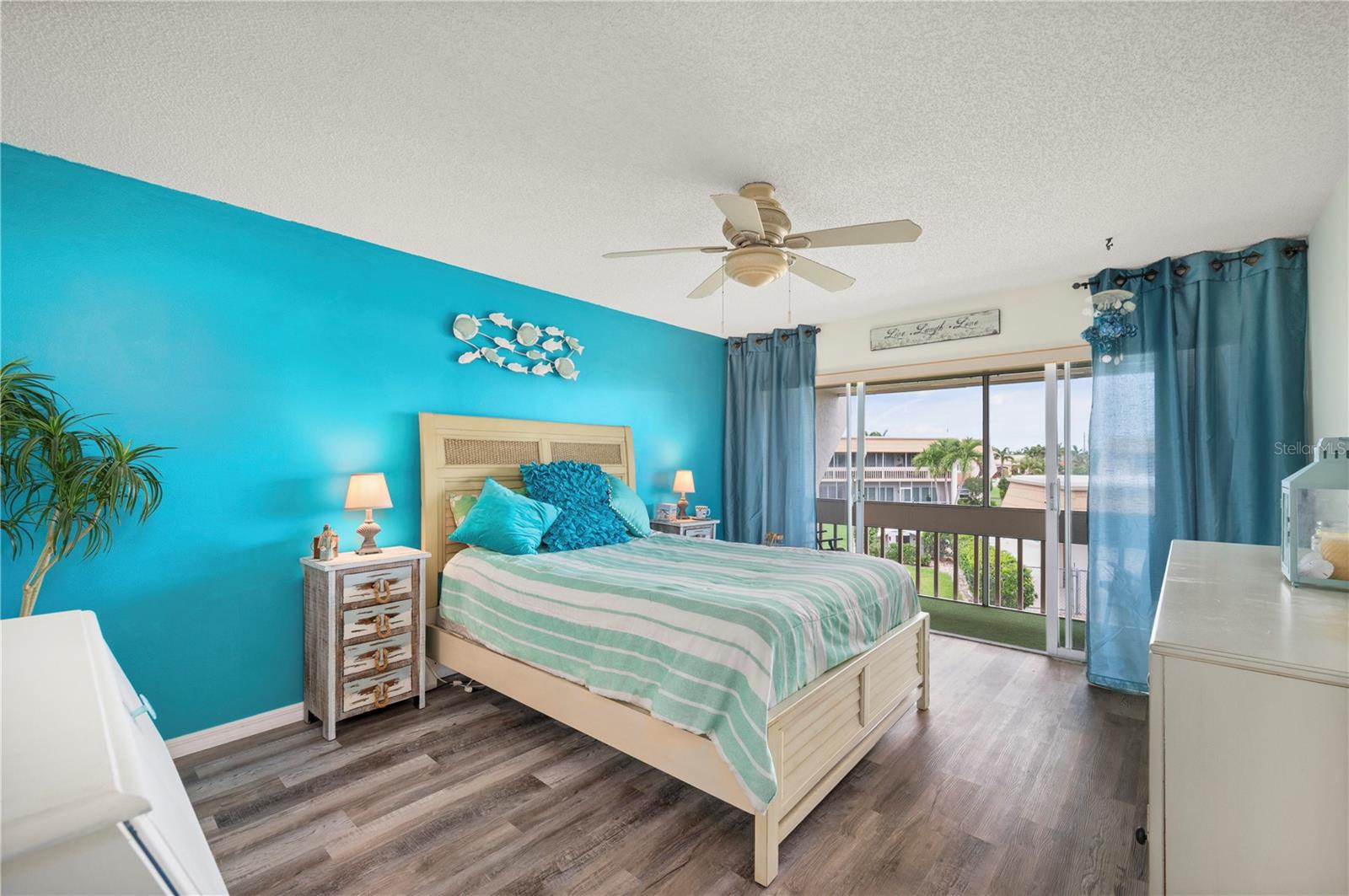 ISLANDER POINT - Residential