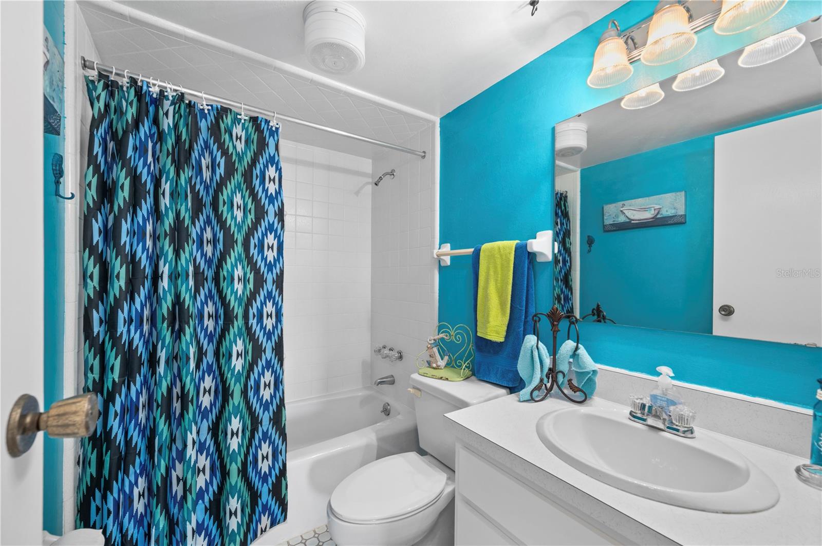 ISLANDER POINT - Residential