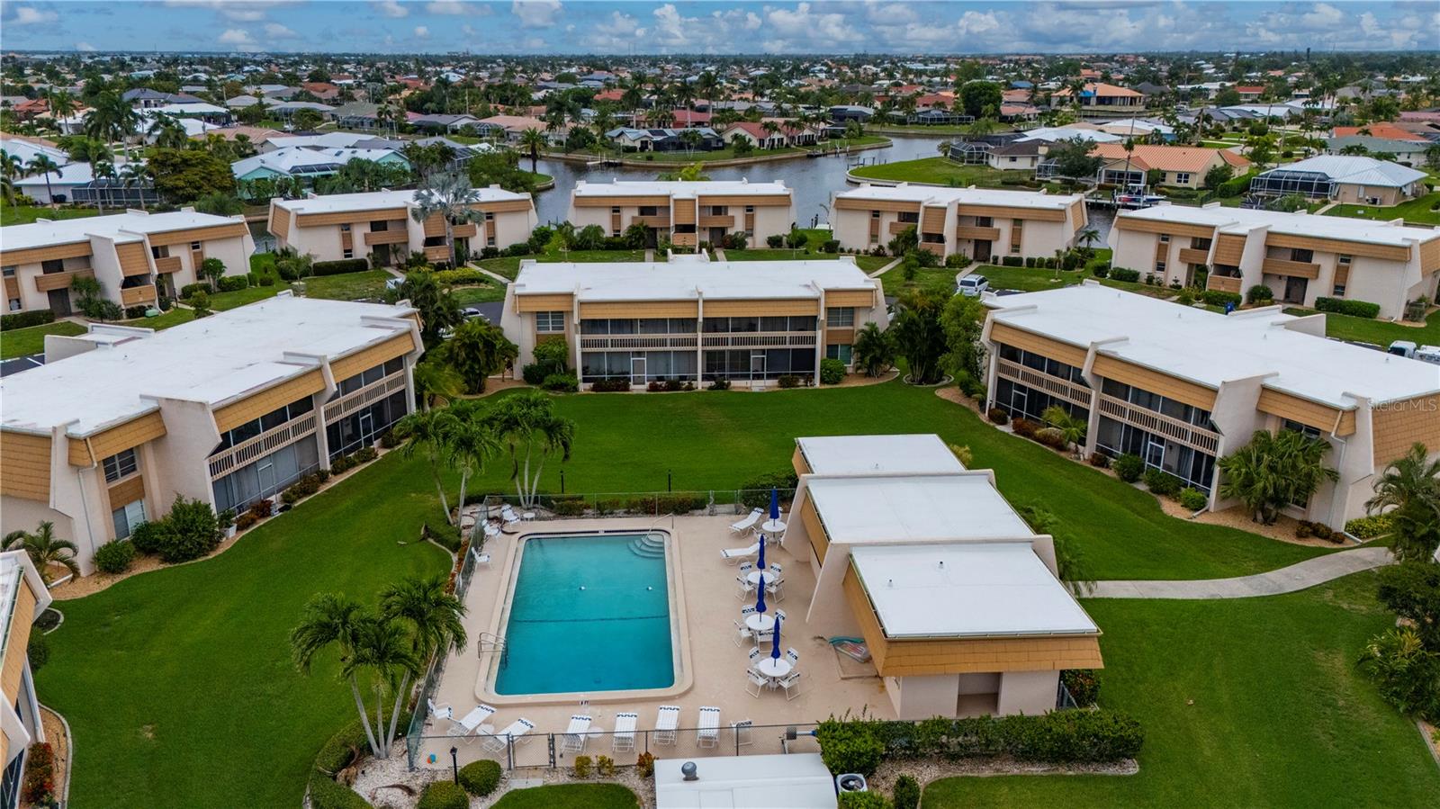 ISLANDER POINT - Residential