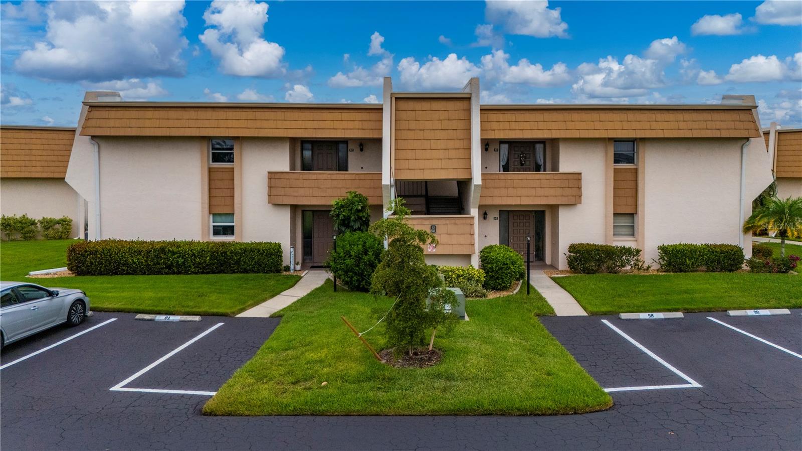 ISLANDER POINT - Residential