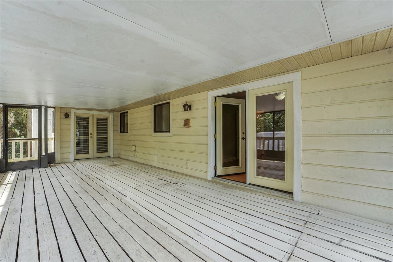 MARKHAM PLACE - Residential