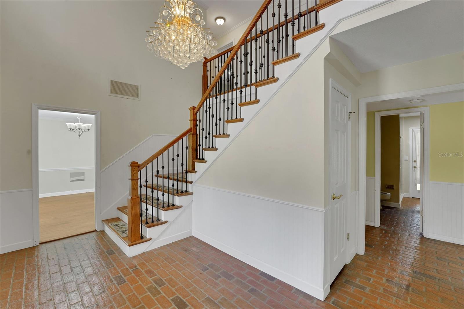 MARKHAM PLACE - Residential