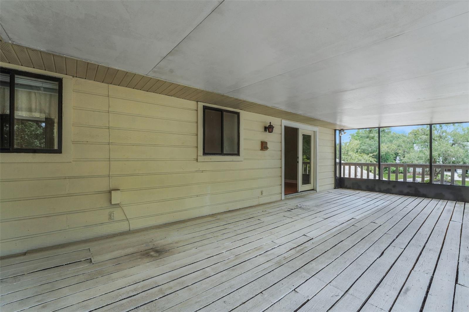 MARKHAM PLACE - Residential