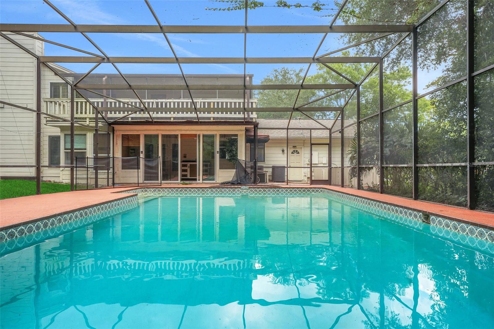 MARKHAM PLACE - Residential