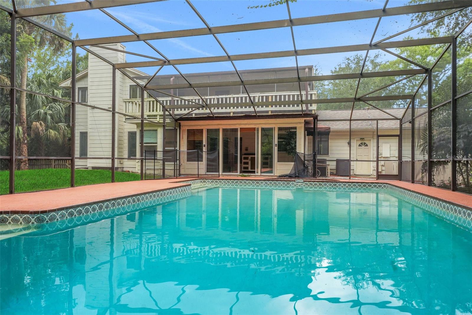 MARKHAM PLACE - Residential