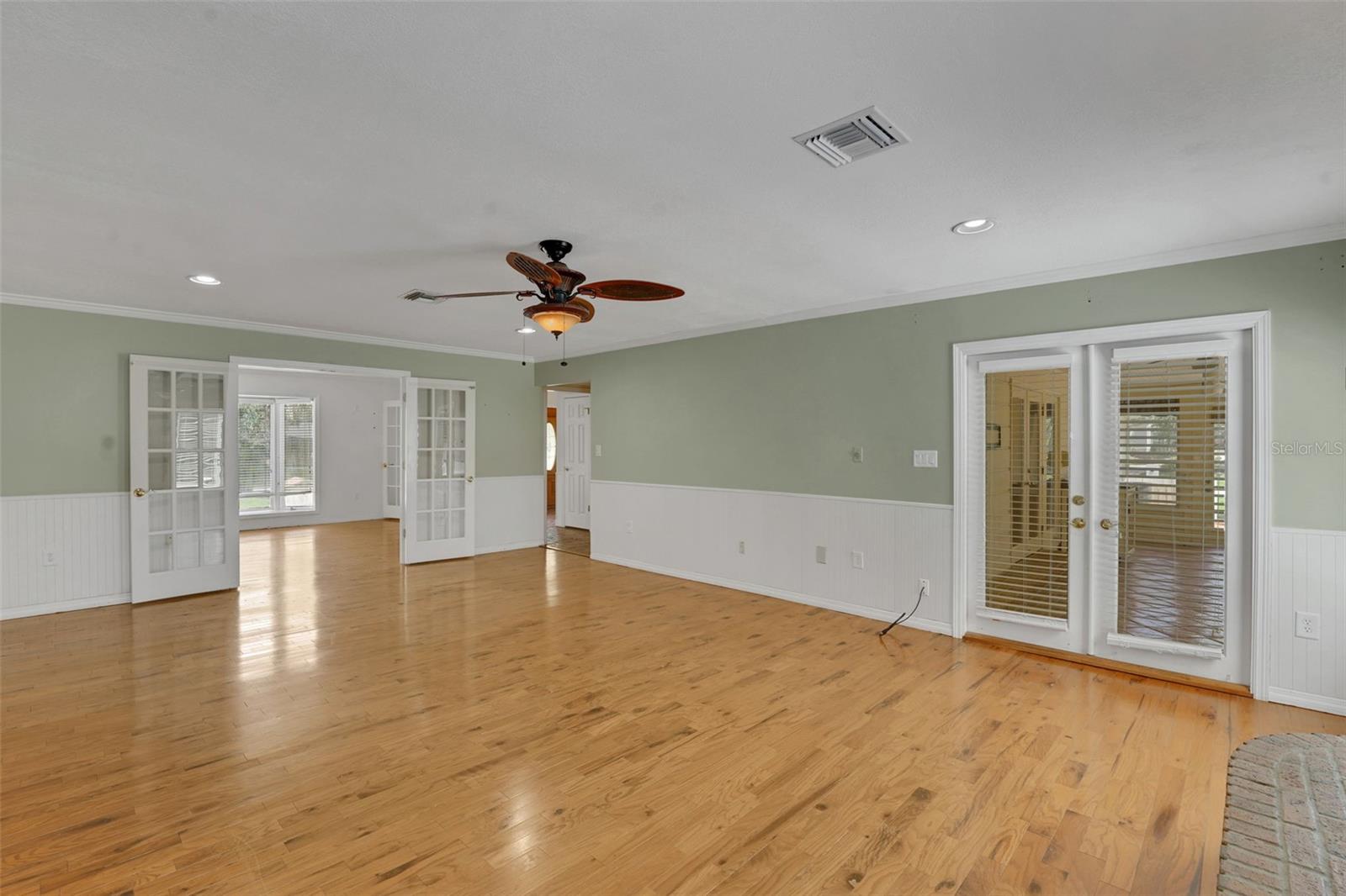 MARKHAM PLACE - Residential