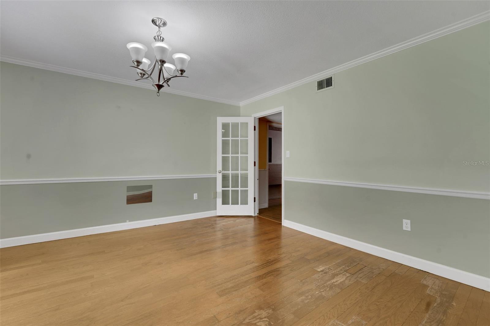 MARKHAM PLACE - Residential