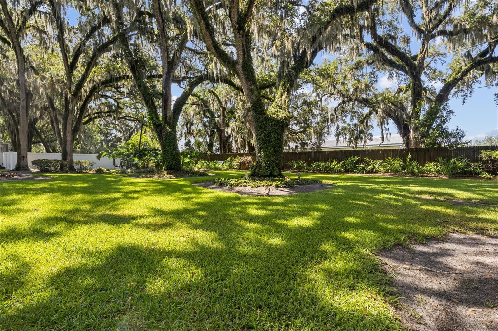 LONGWOOD OAKS PH 01 - Residential