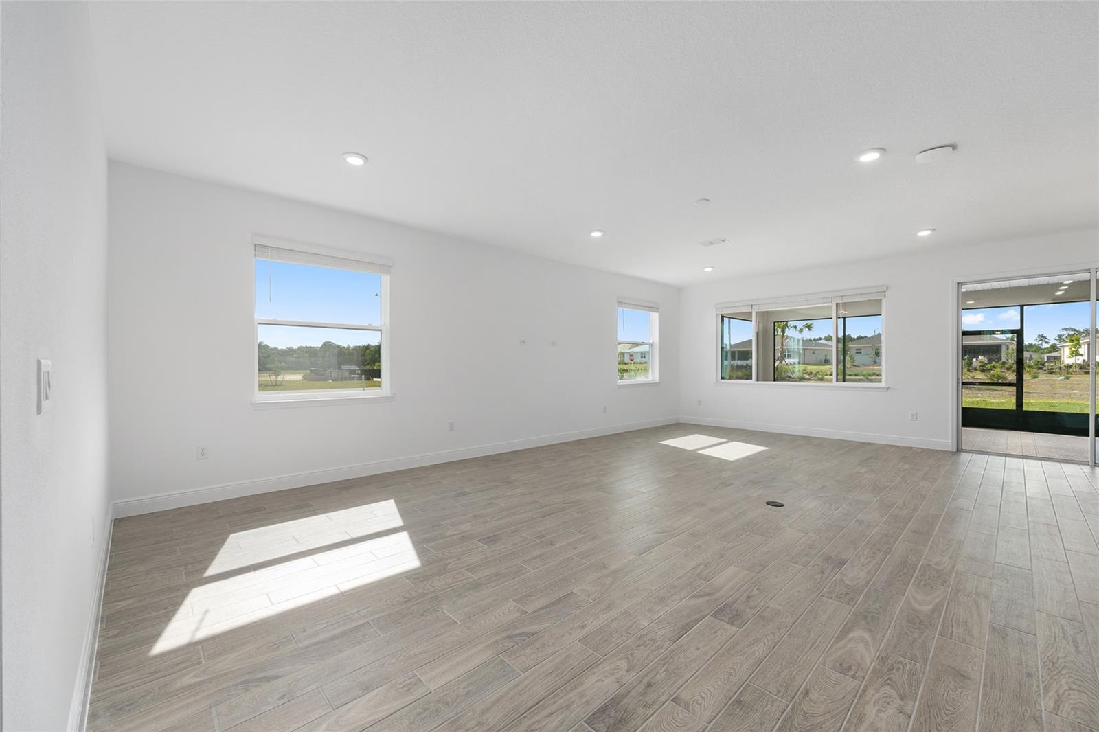 ON TOP OF THE WORLD - Residential