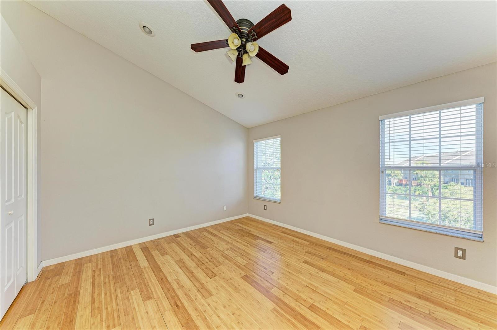 BAYSHORE POINTE TWNHMS PHAS - Residential Lease
