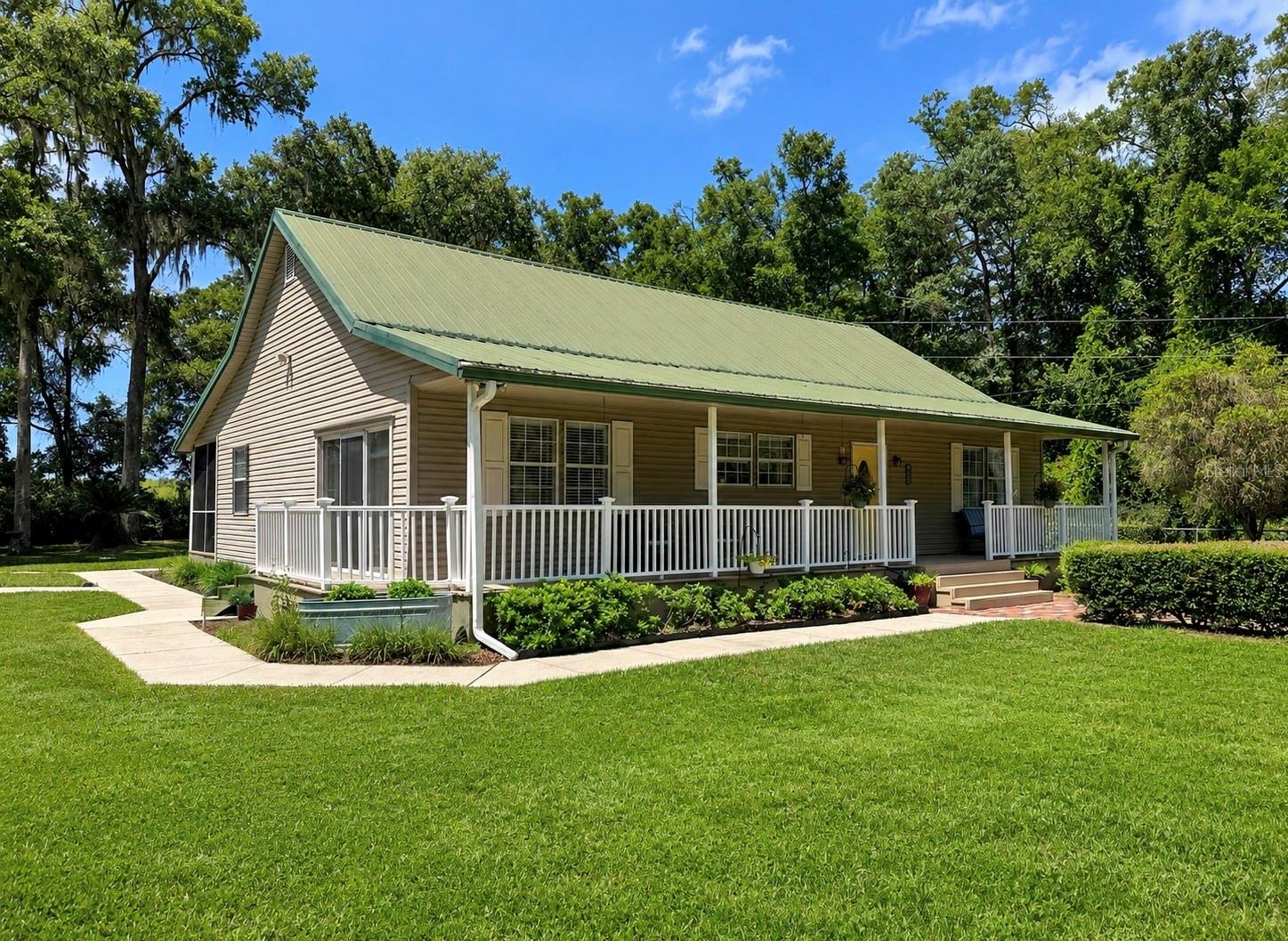 LAKE TROPICANA RANCHETTES - Residential