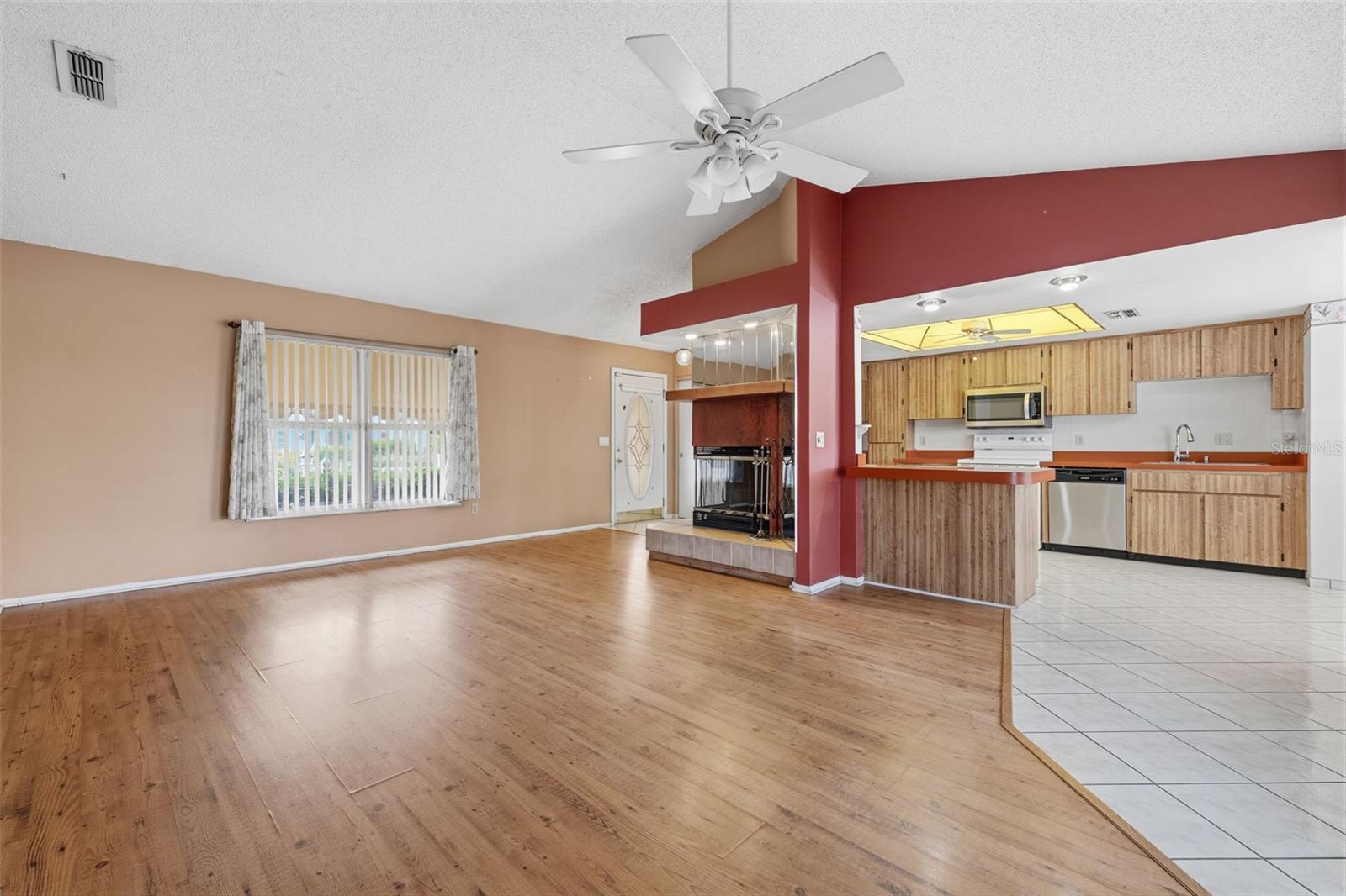 EMBASSY HILLS - Residential