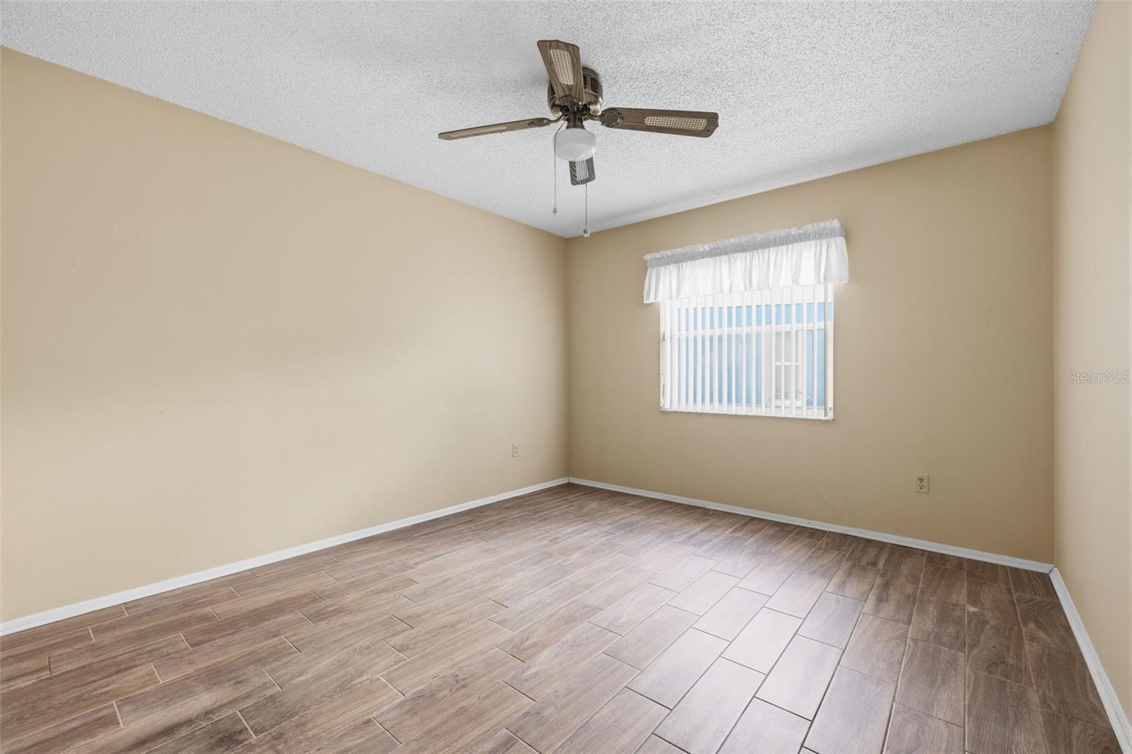 EMBASSY HILLS - Residential