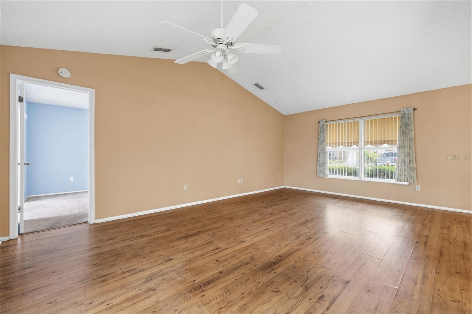 EMBASSY HILLS - Residential