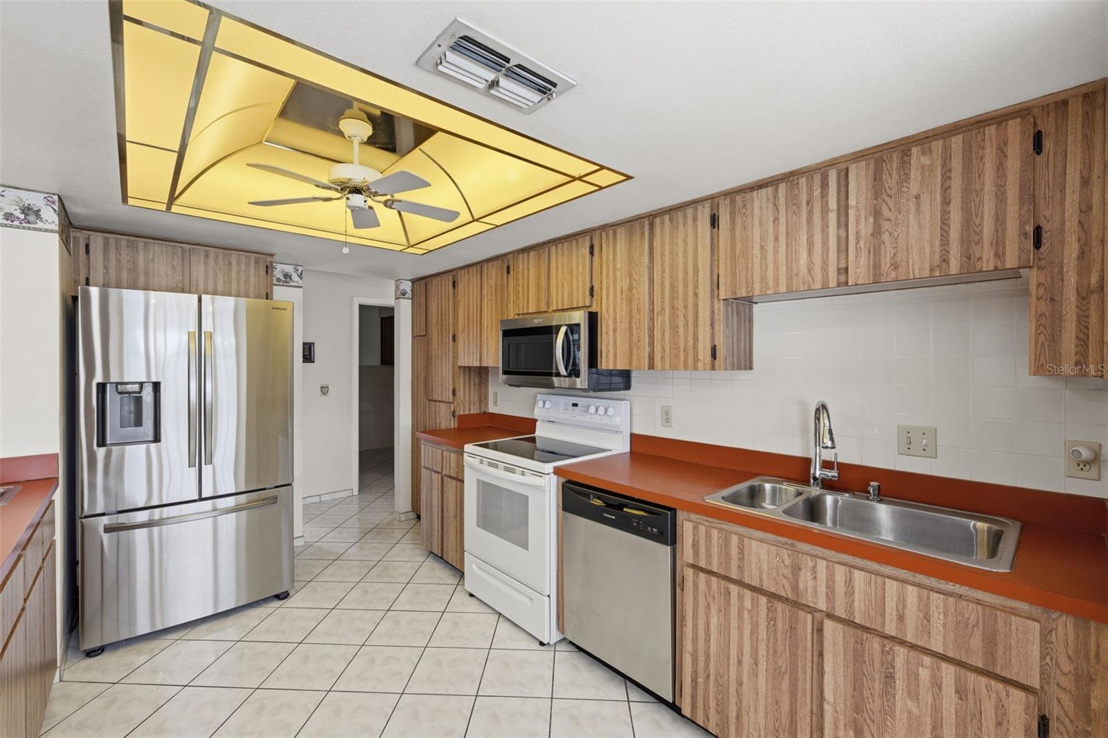 EMBASSY HILLS - Residential