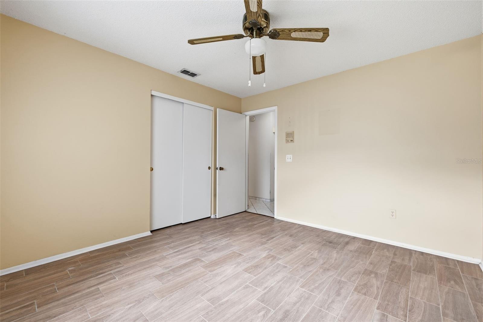 EMBASSY HILLS - Residential