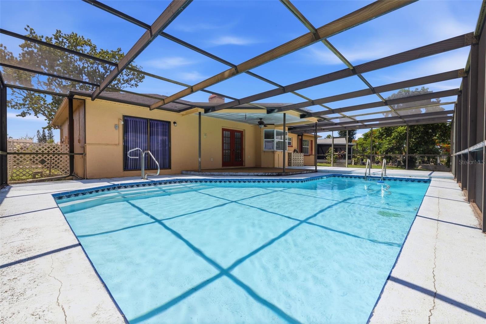 EMBASSY HILLS - Residential