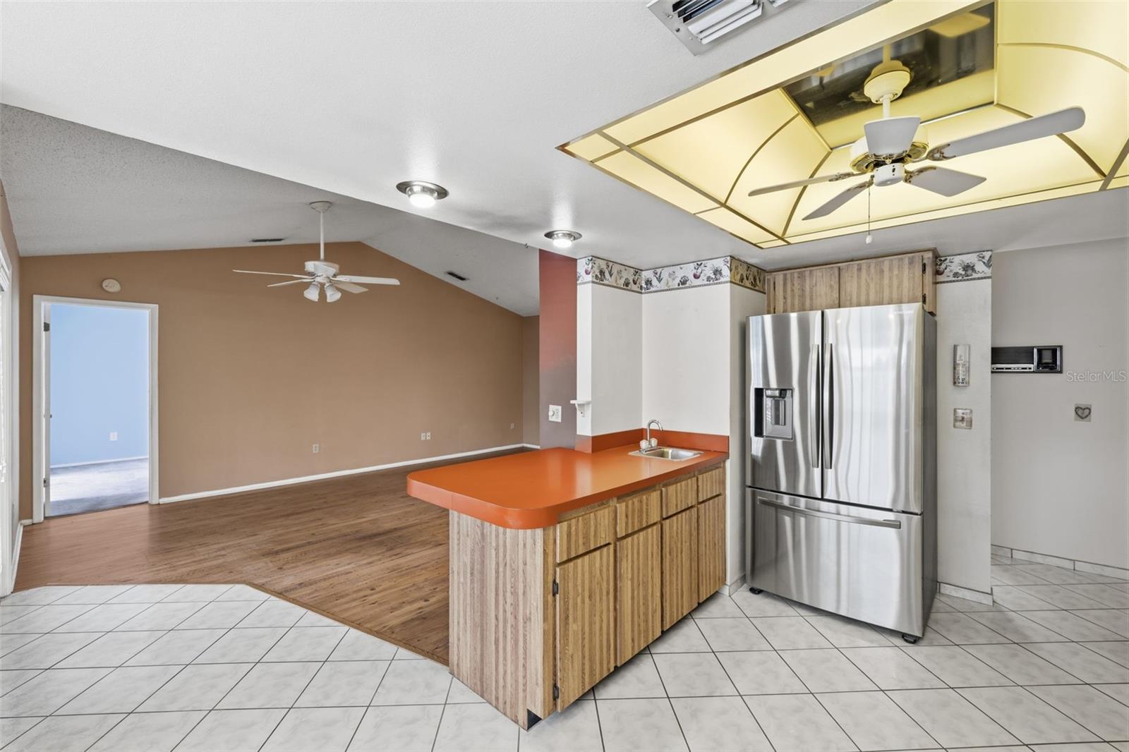 EMBASSY HILLS - Residential