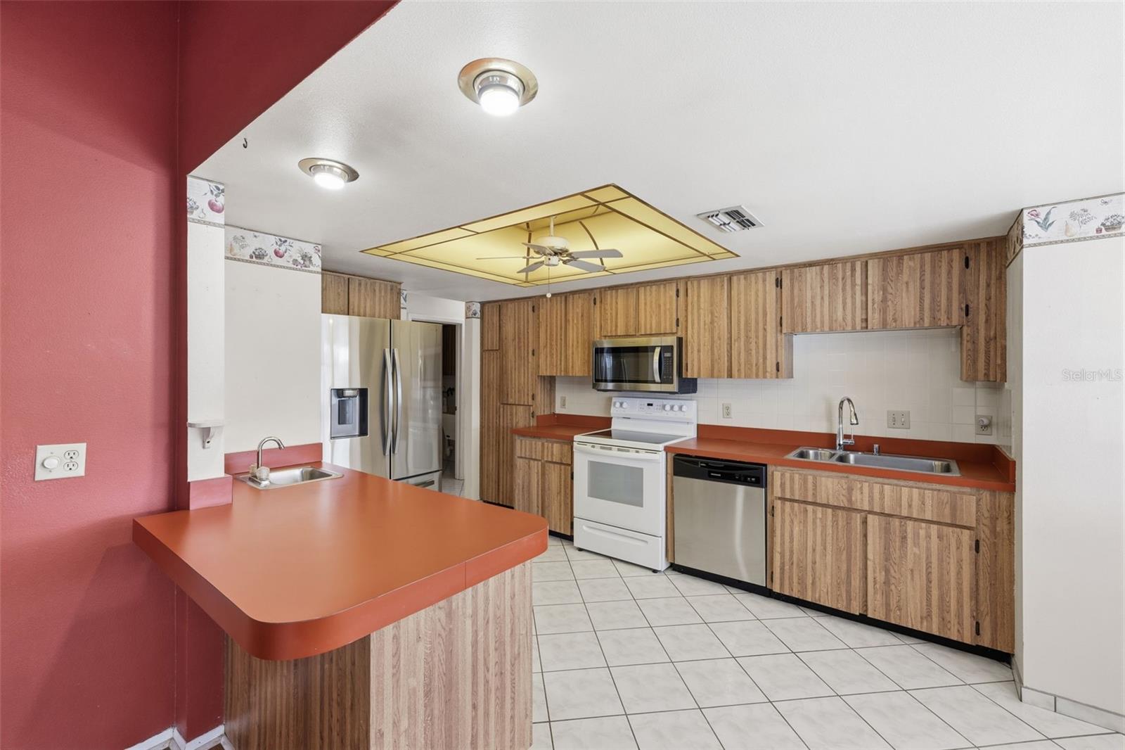 EMBASSY HILLS - Residential