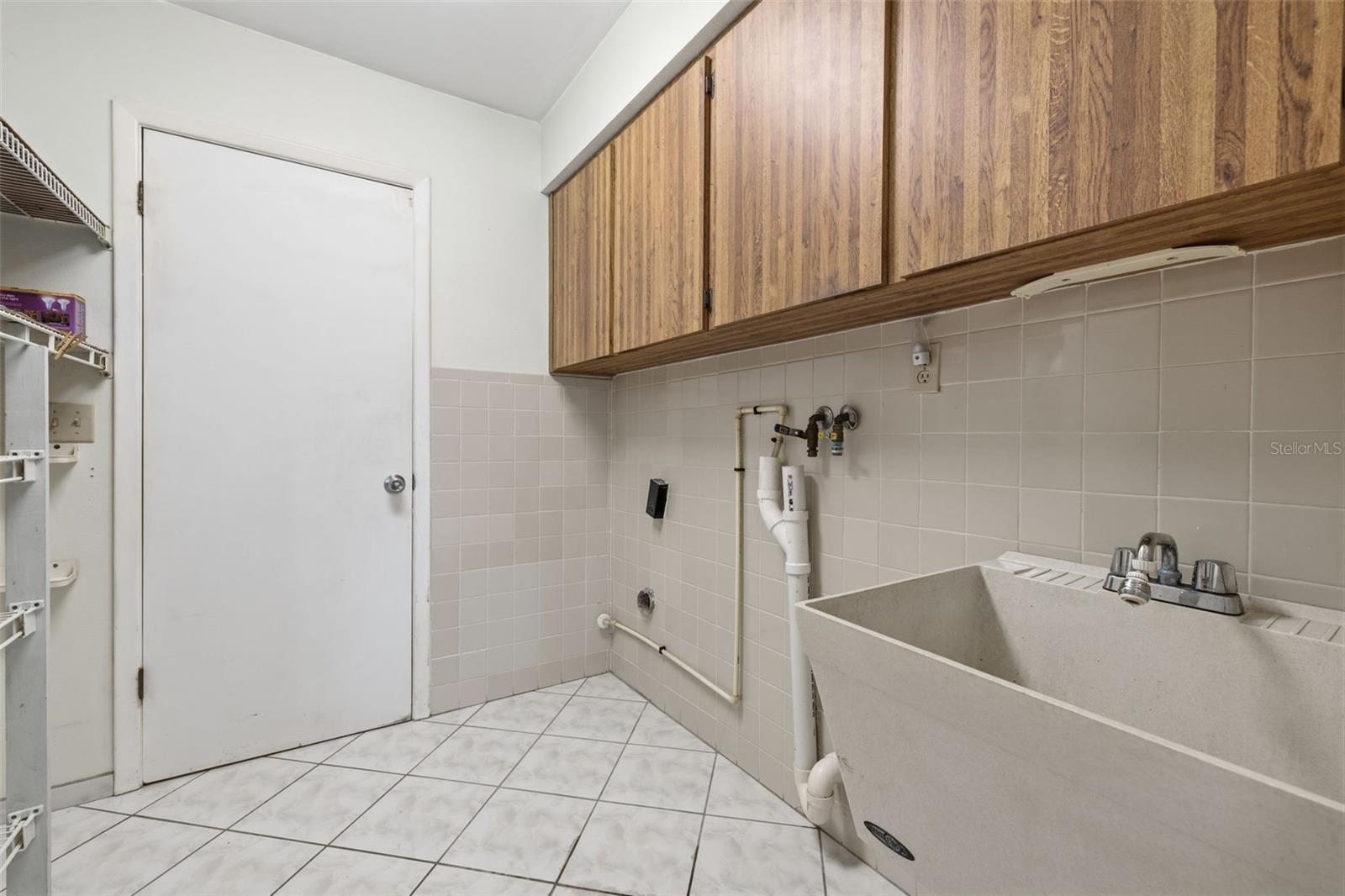 EMBASSY HILLS - Residential