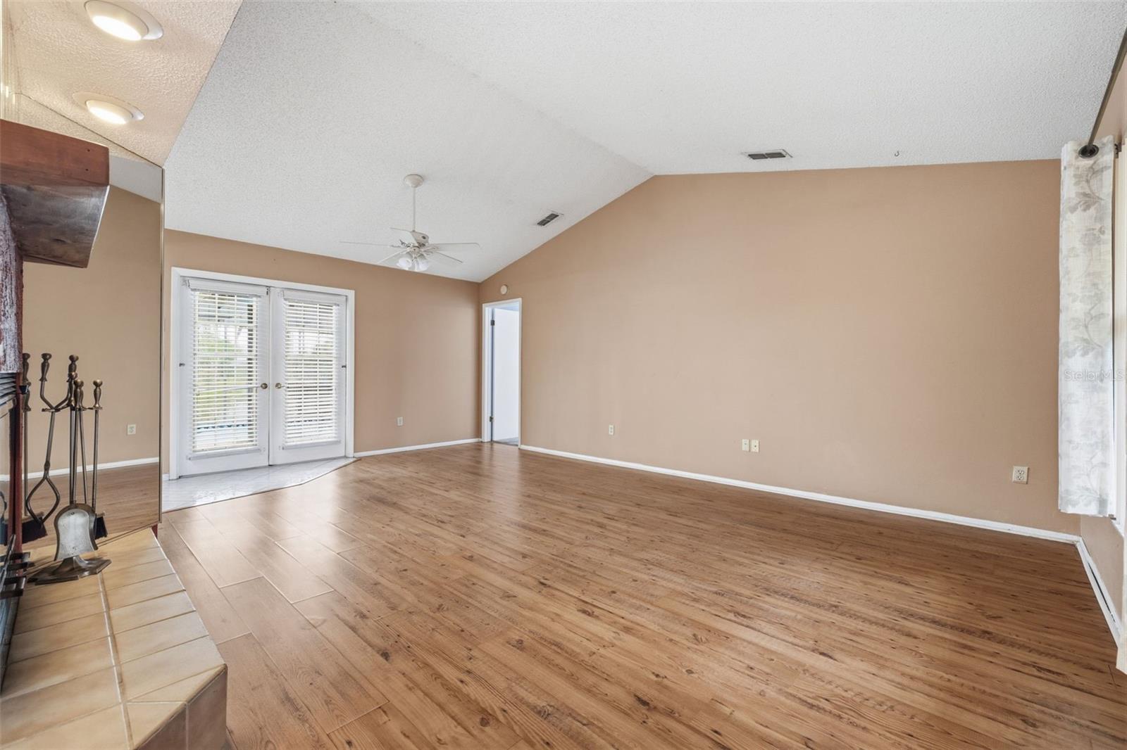 EMBASSY HILLS - Residential