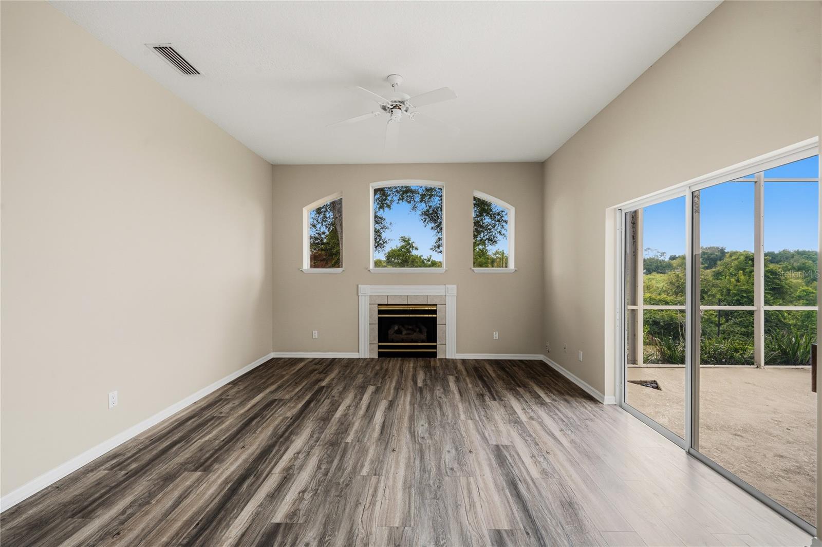 DEBARY WOODS UN 02 - Residential
