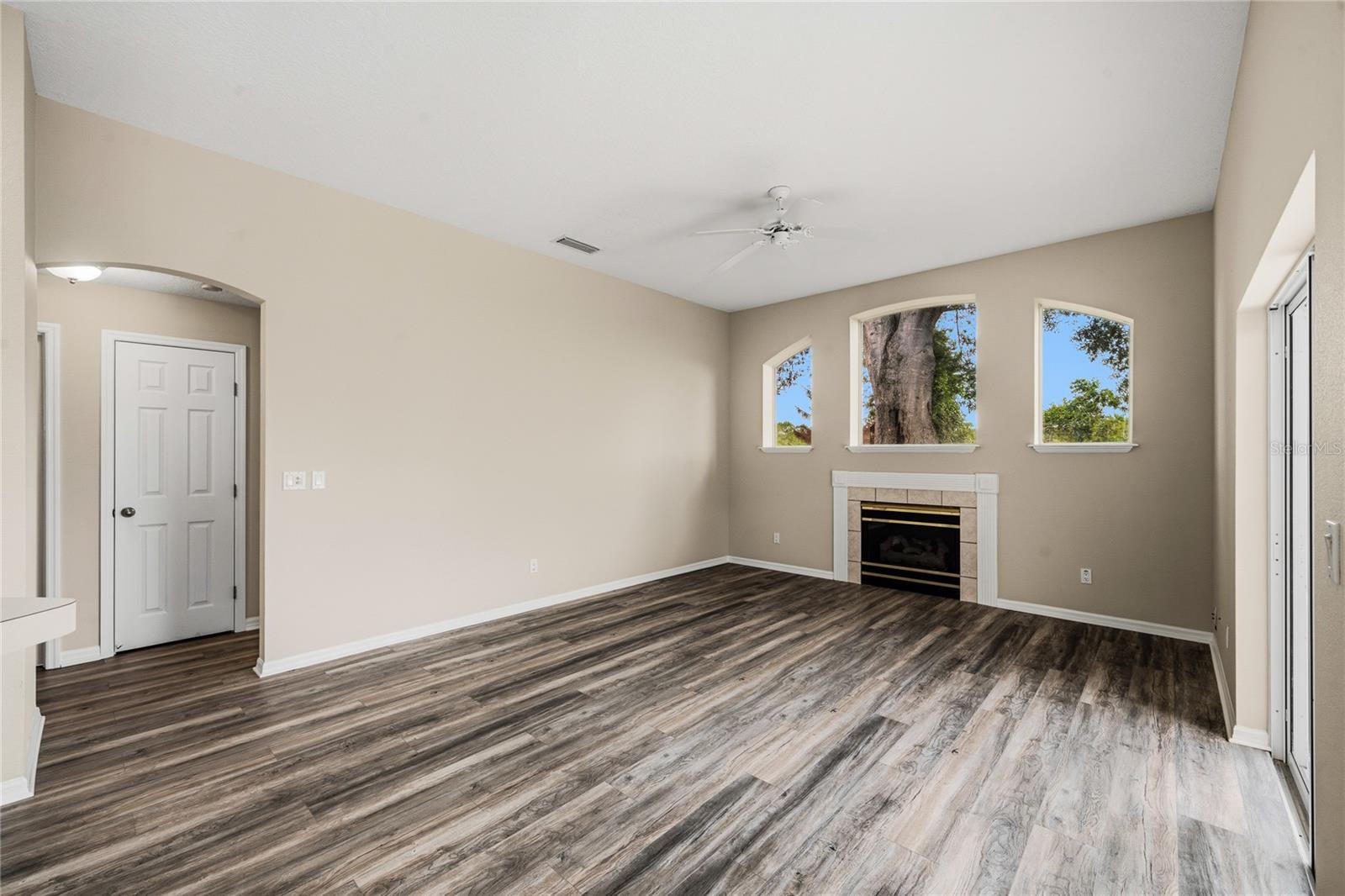 DEBARY WOODS UN 02 - Residential