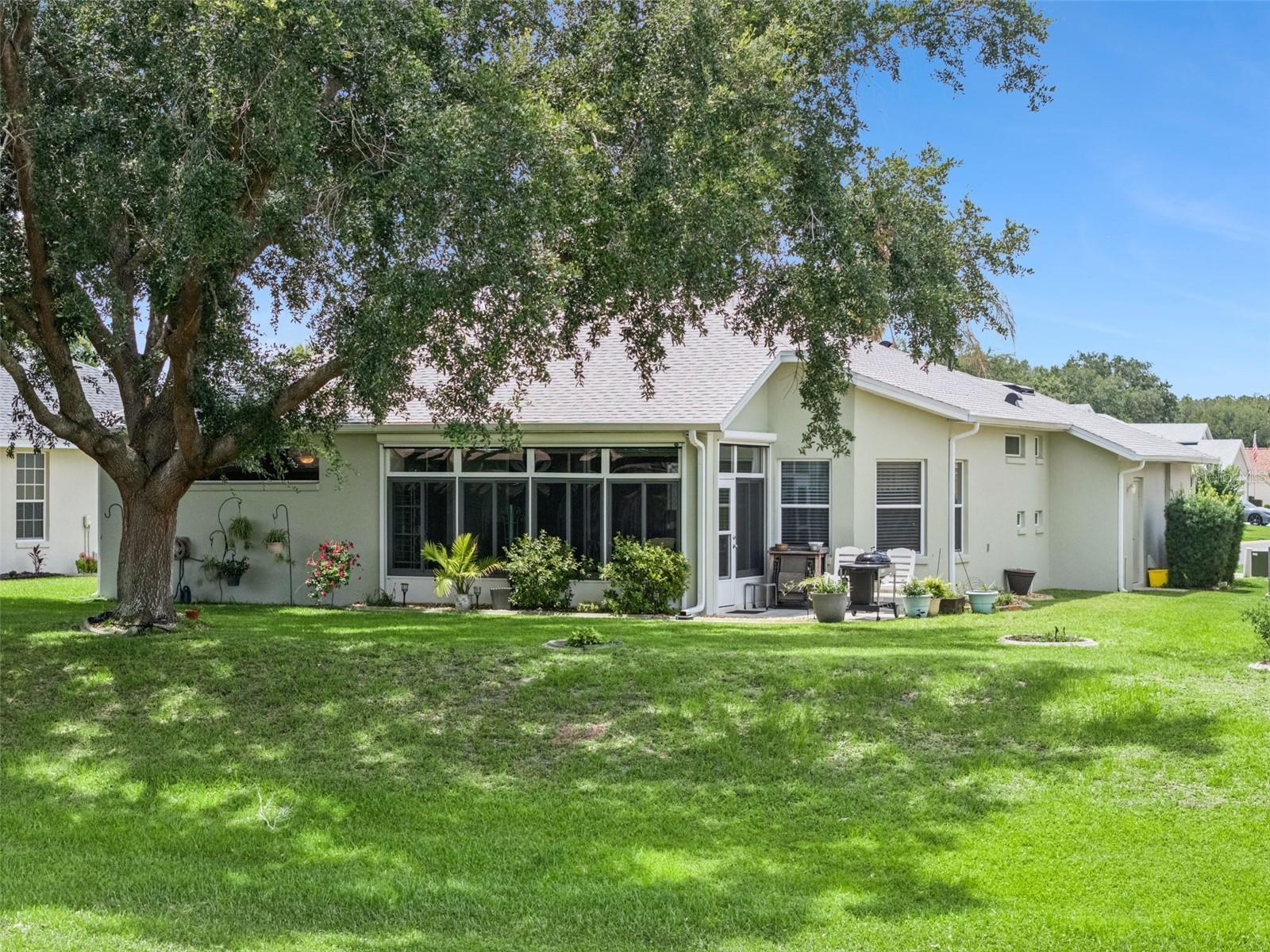 ROYAL HIGHLANDS PH 02 LT 992 ORB 1976 PG 173 - Residential
