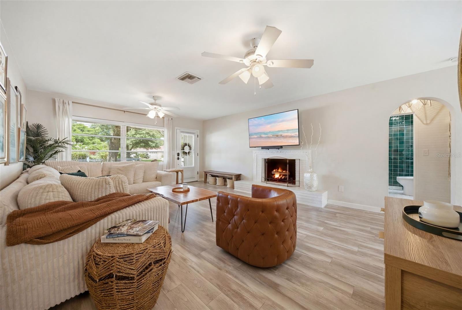 LA JOLLA SUB - Residential