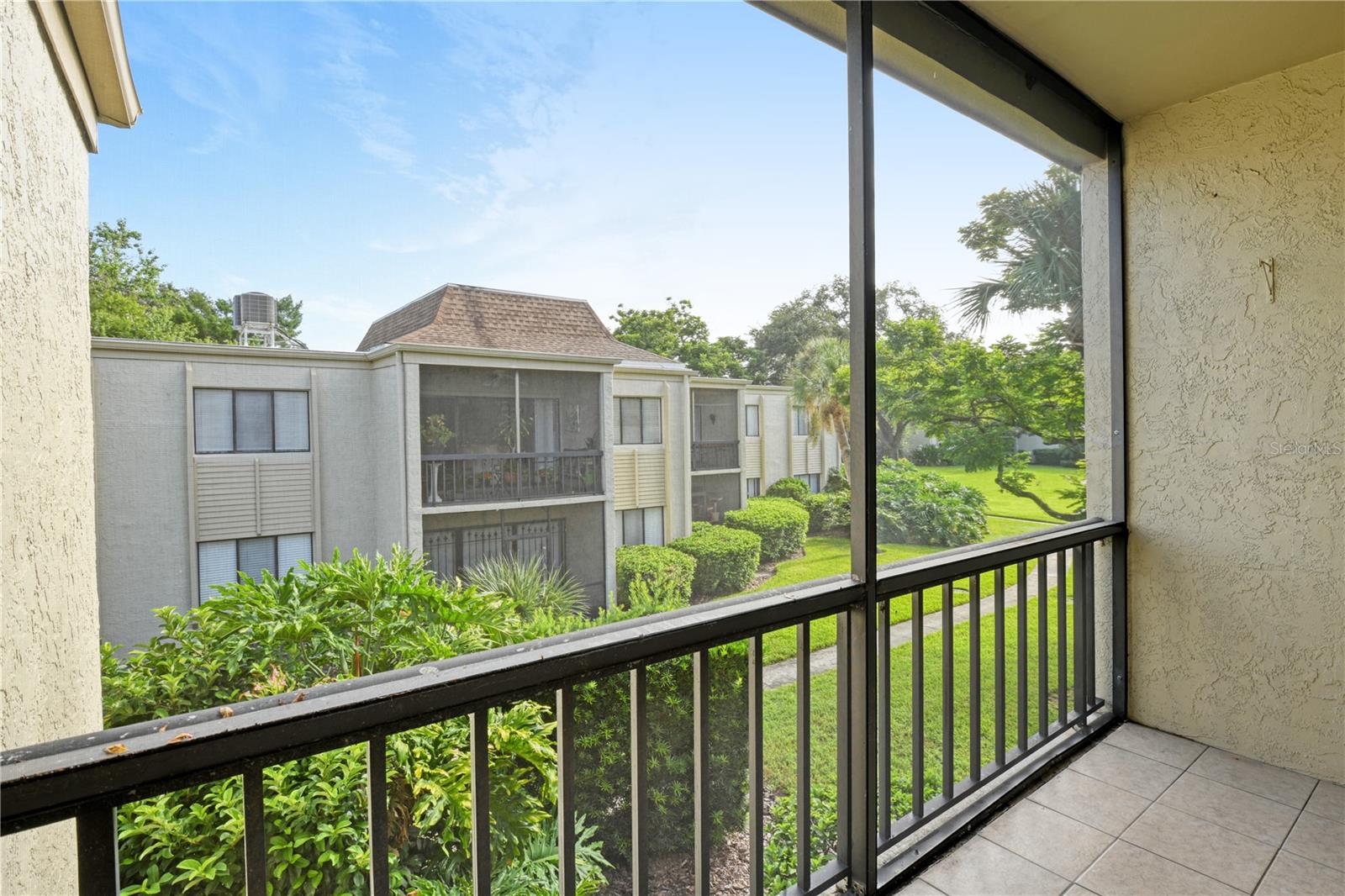 WIMBLEDON PARK CONDO 01 - Residential Lease