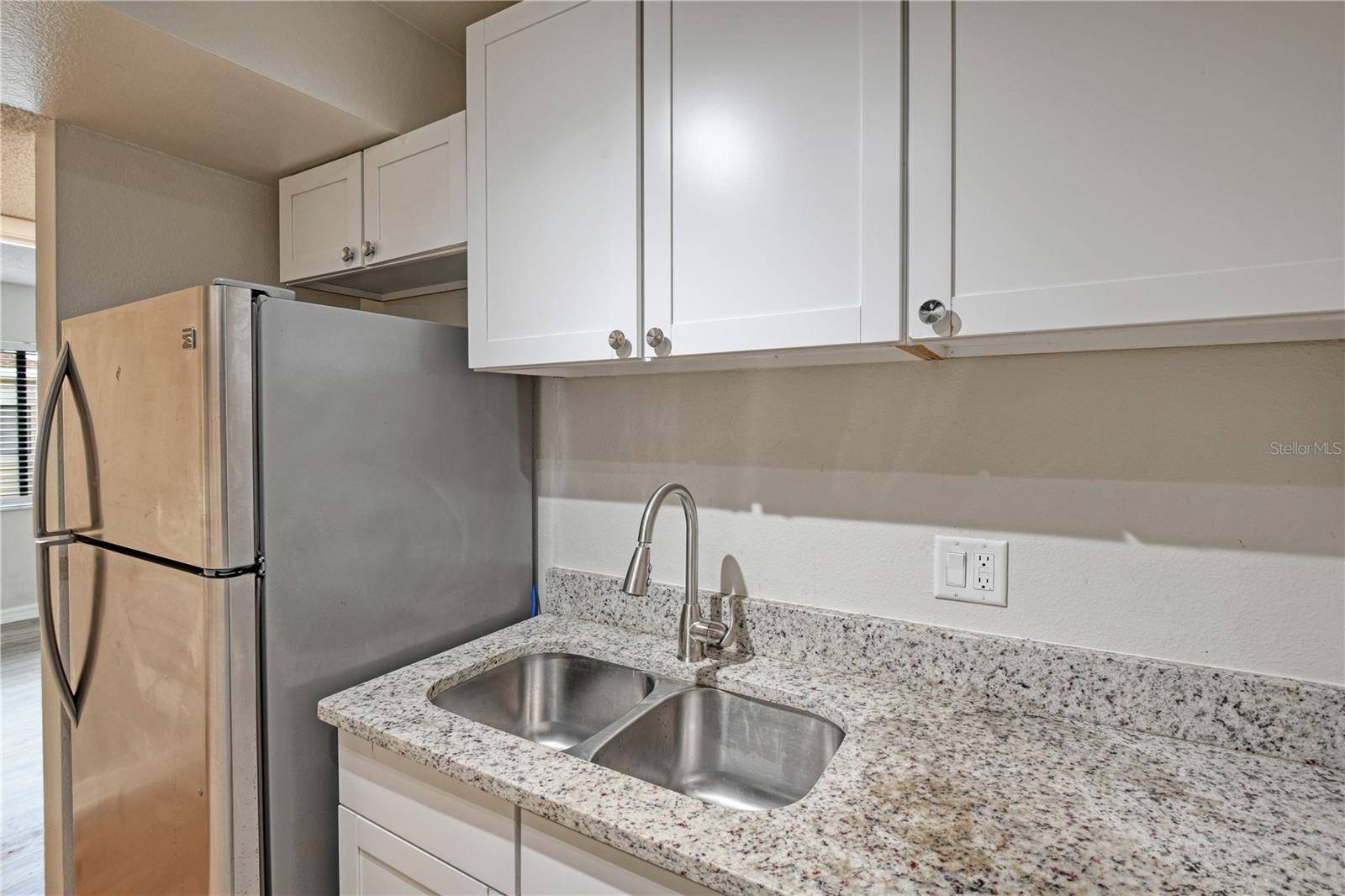 WIMBLEDON PARK CONDO 01 - Residential Lease