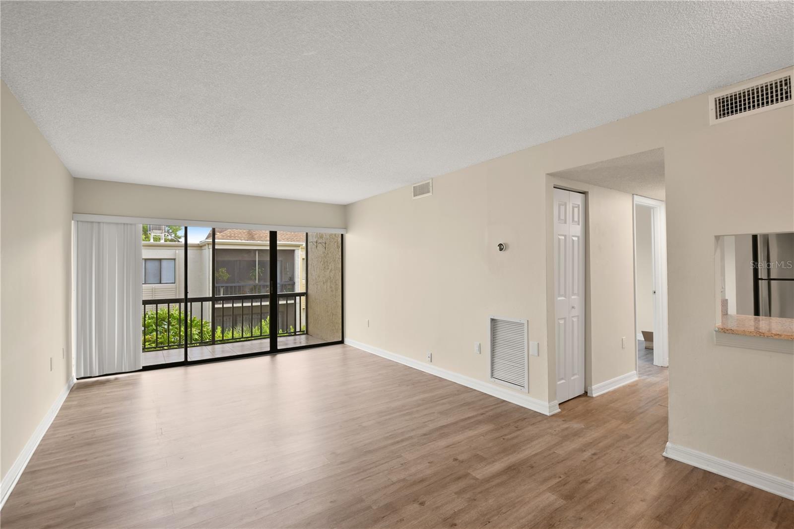 WIMBLEDON PARK CONDO 01 - Residential Lease