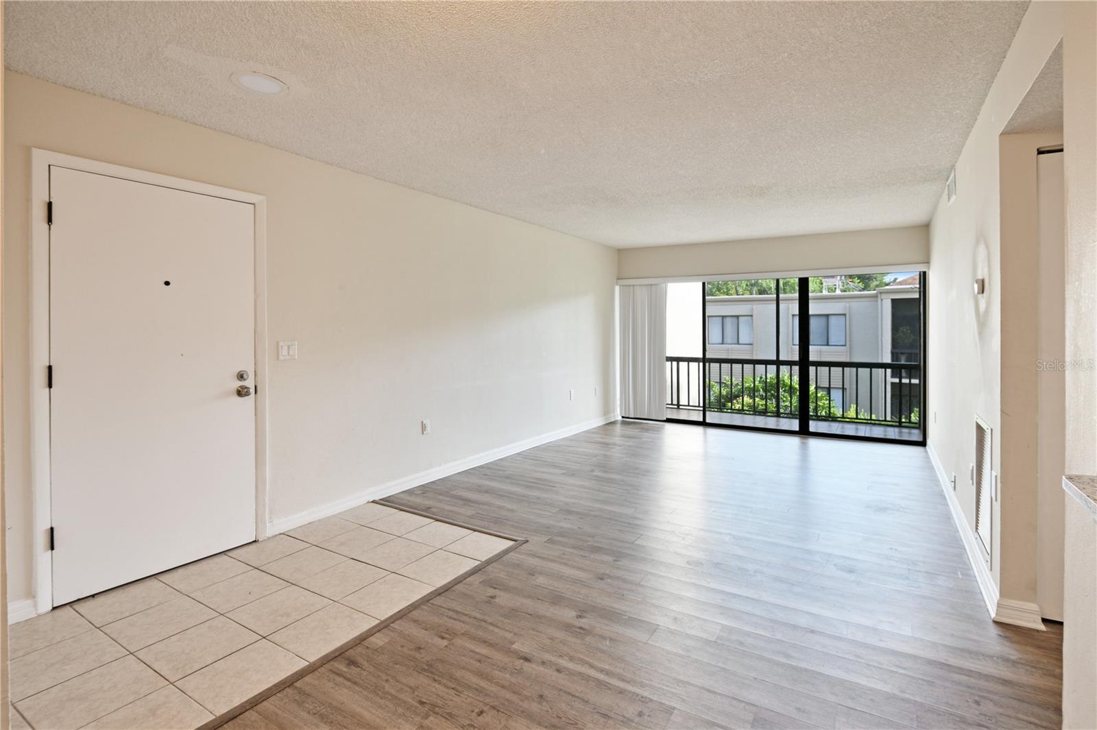 WIMBLEDON PARK CONDO 01 - Residential Lease