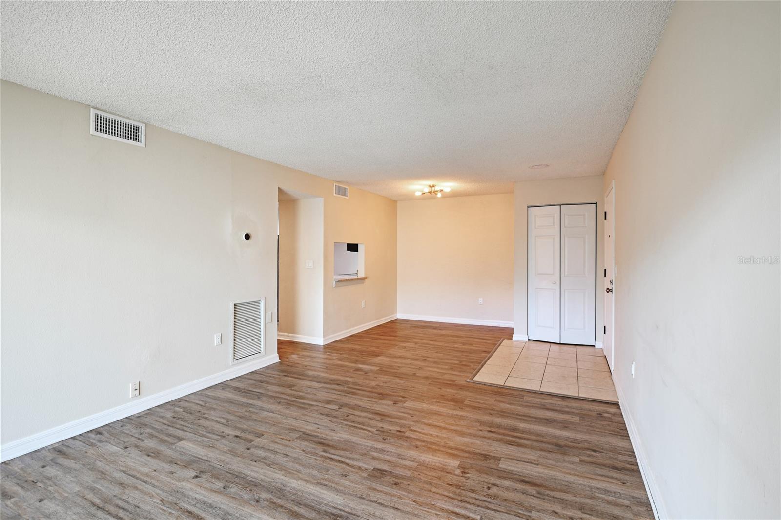 WIMBLEDON PARK CONDO 01 - Residential Lease