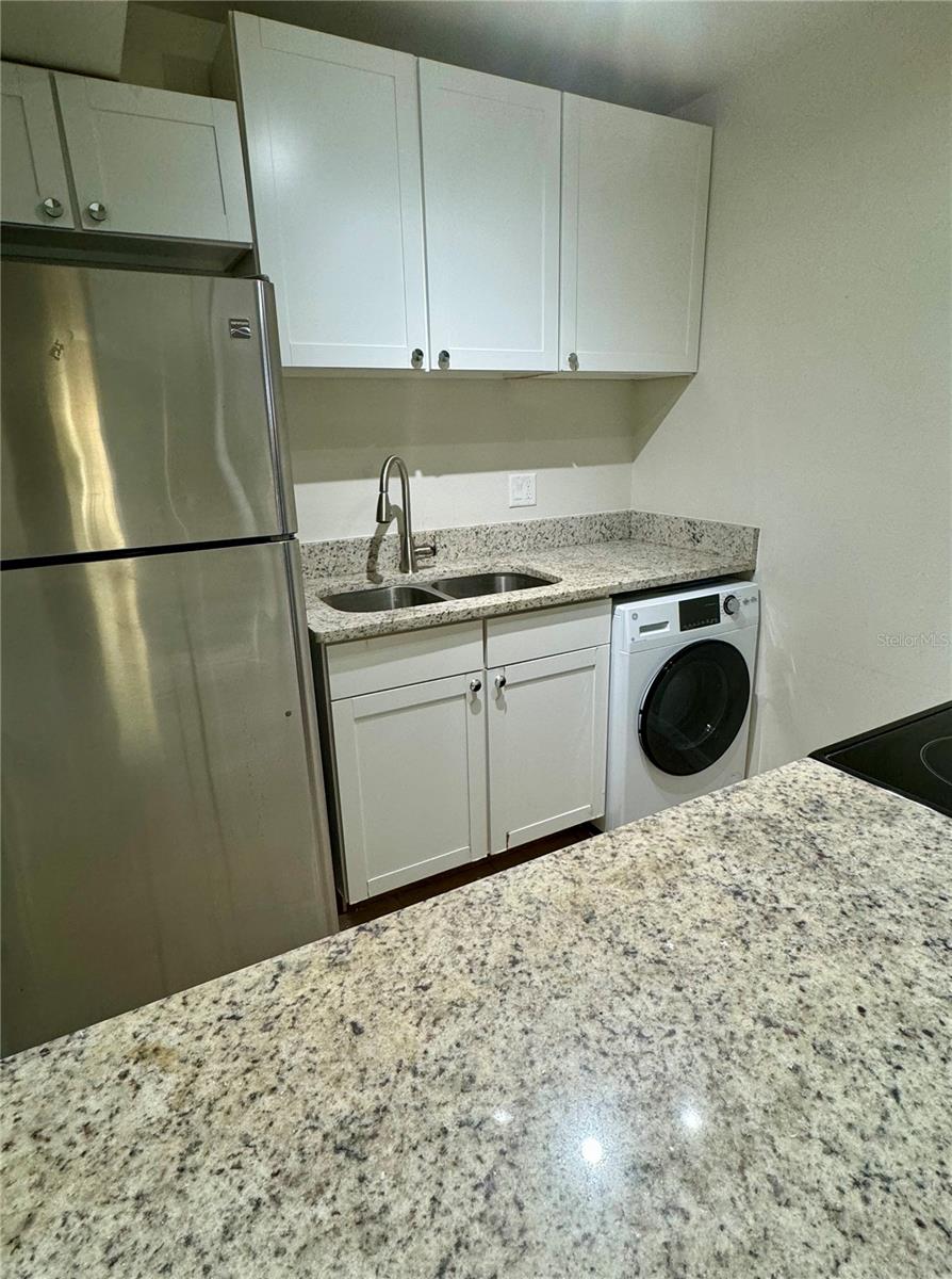 WIMBLEDON PARK CONDO 01 - Residential Lease