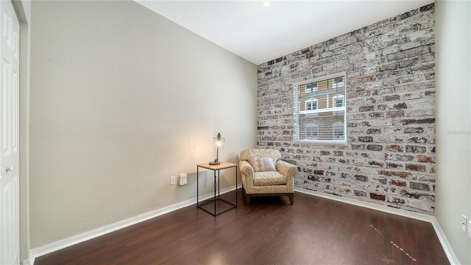 BROADWAY PROMENADE - Residential Lease