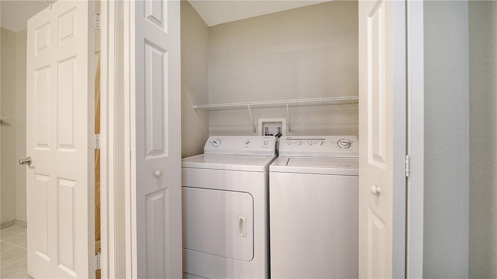 BROADWAY PROMENADE - Residential Lease