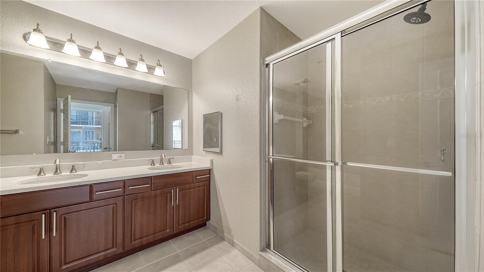 BROADWAY PROMENADE - Residential Lease