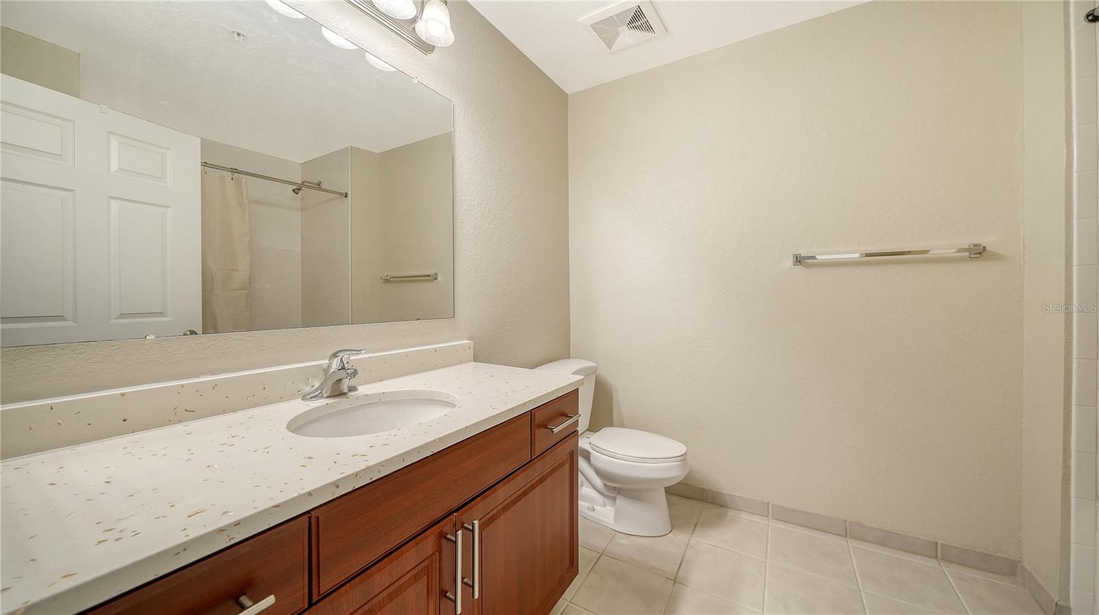 BROADWAY PROMENADE - Residential Lease