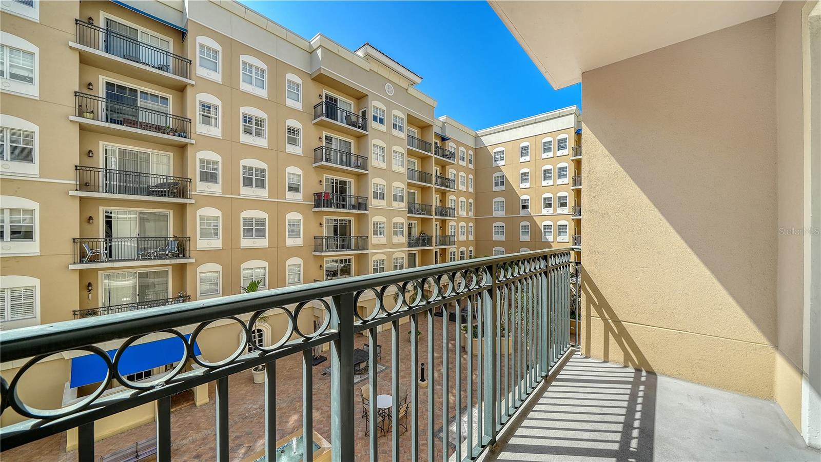 BROADWAY PROMENADE - Residential Lease
