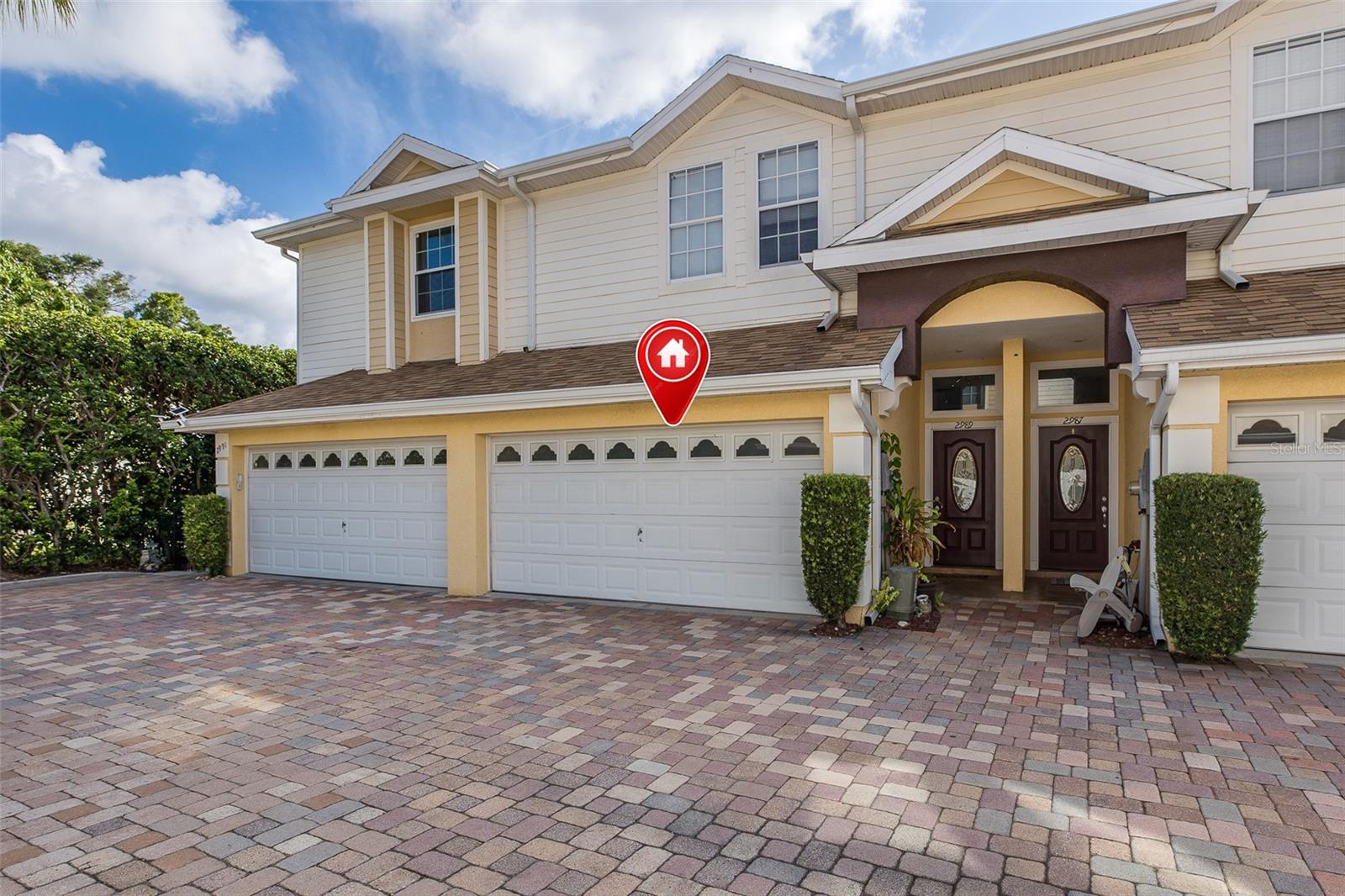 ESTANCIA PLACE TWNHMS - Residential