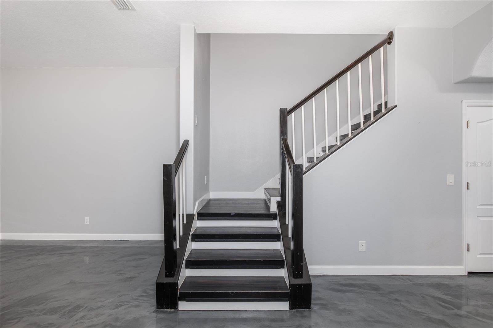 ESTANCIA PLACE TWNHMS - Residential