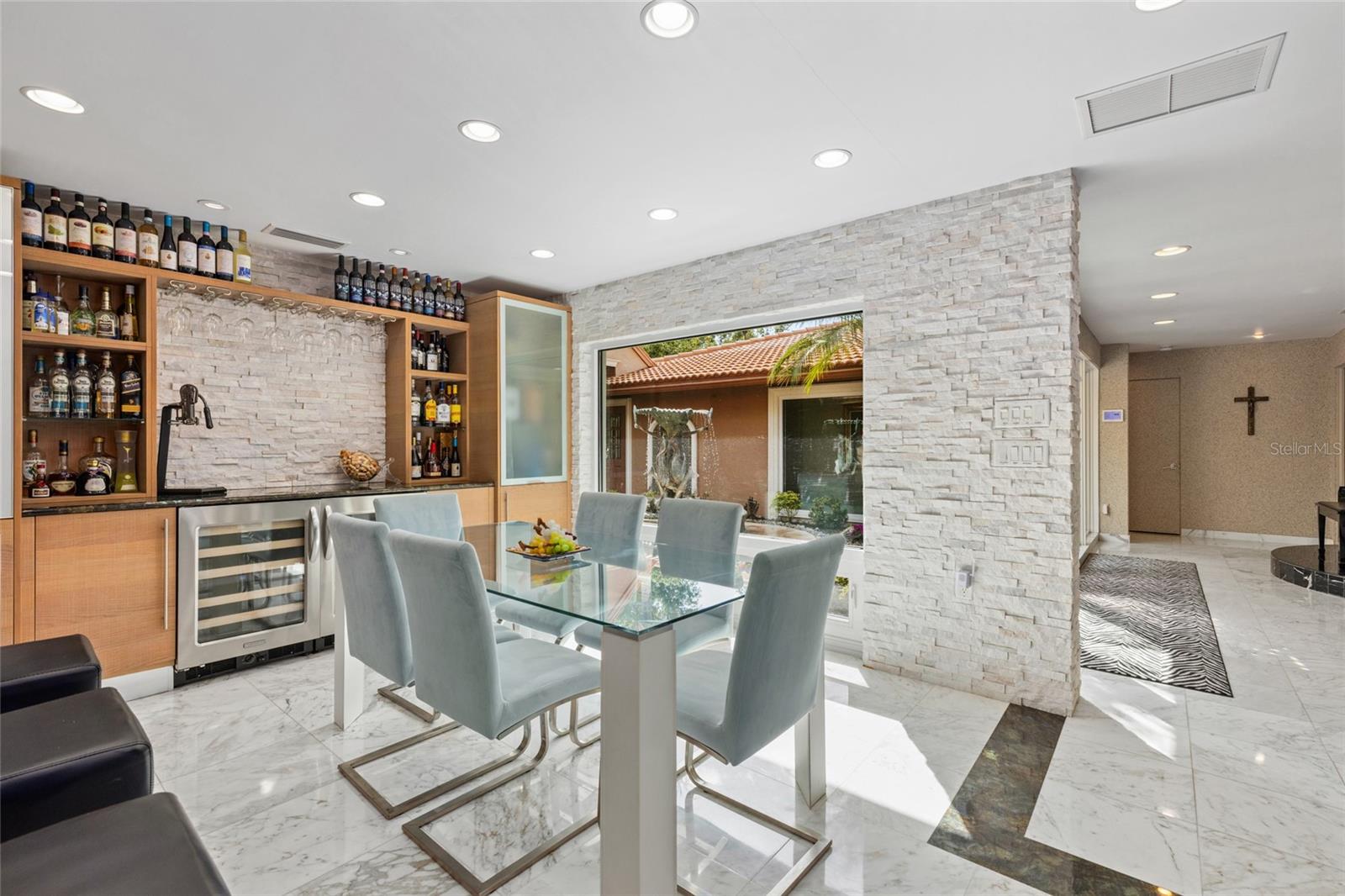 SOUTHPOINTE SHORES - Residential