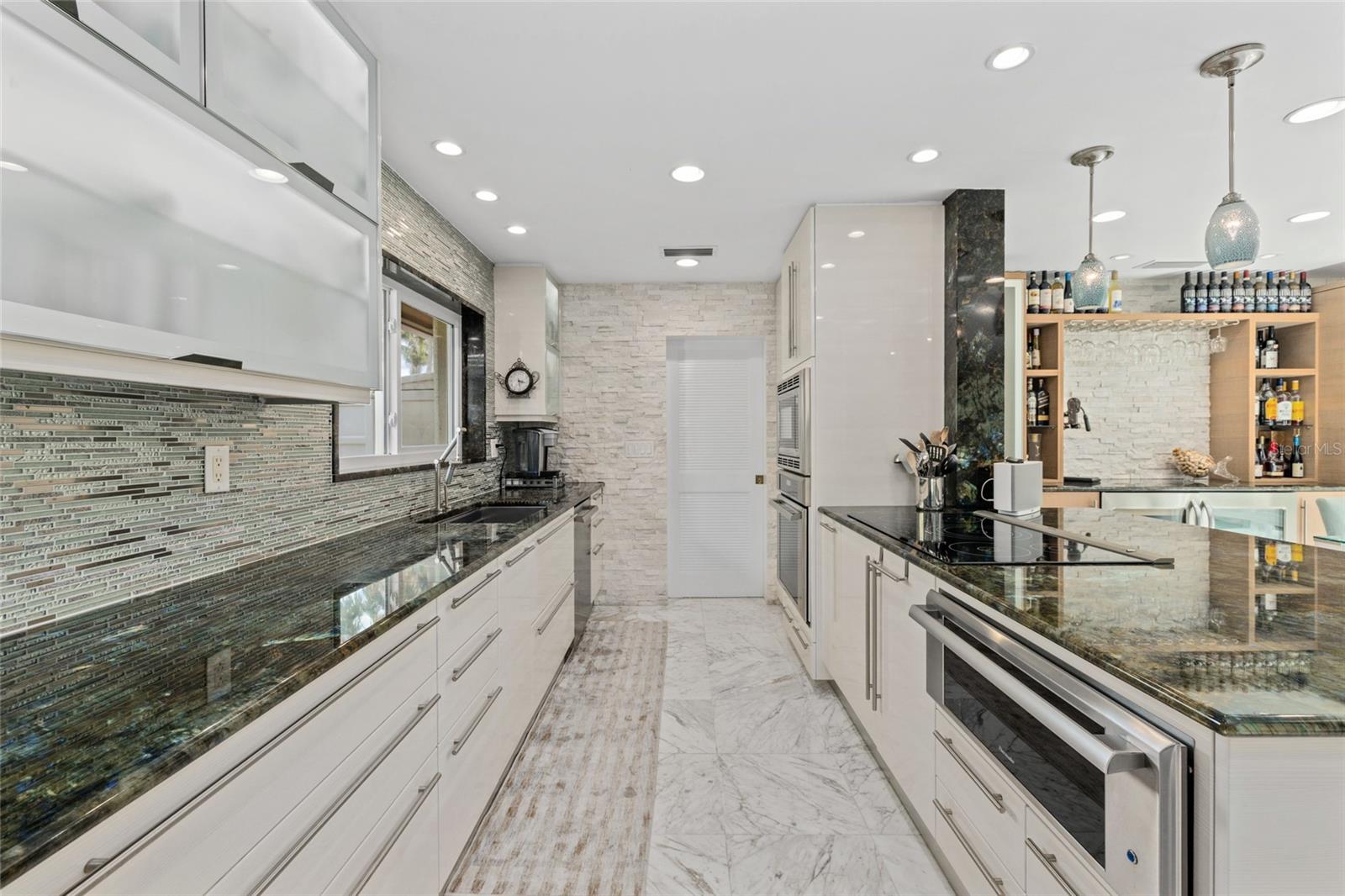 SOUTHPOINTE SHORES - Residential