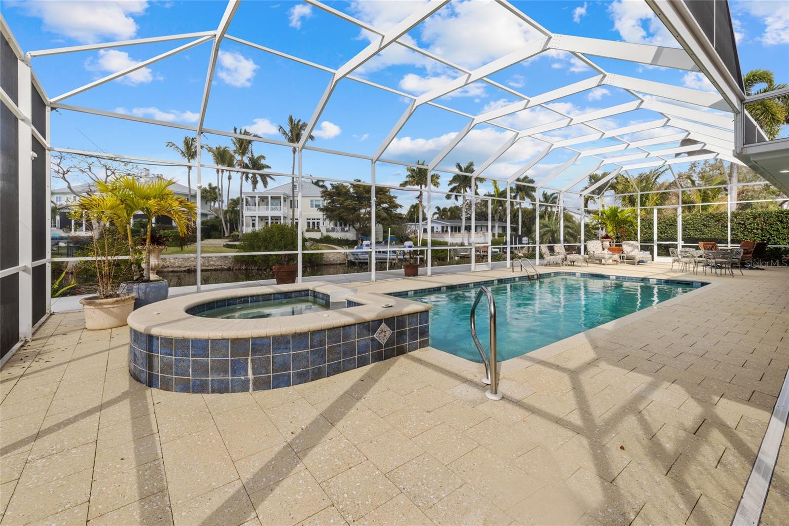 SOUTHPOINTE SHORES - Residential
