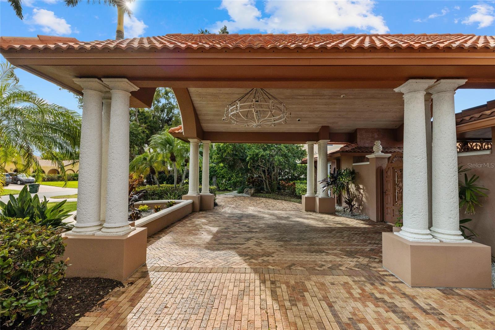 SOUTHPOINTE SHORES - Residential