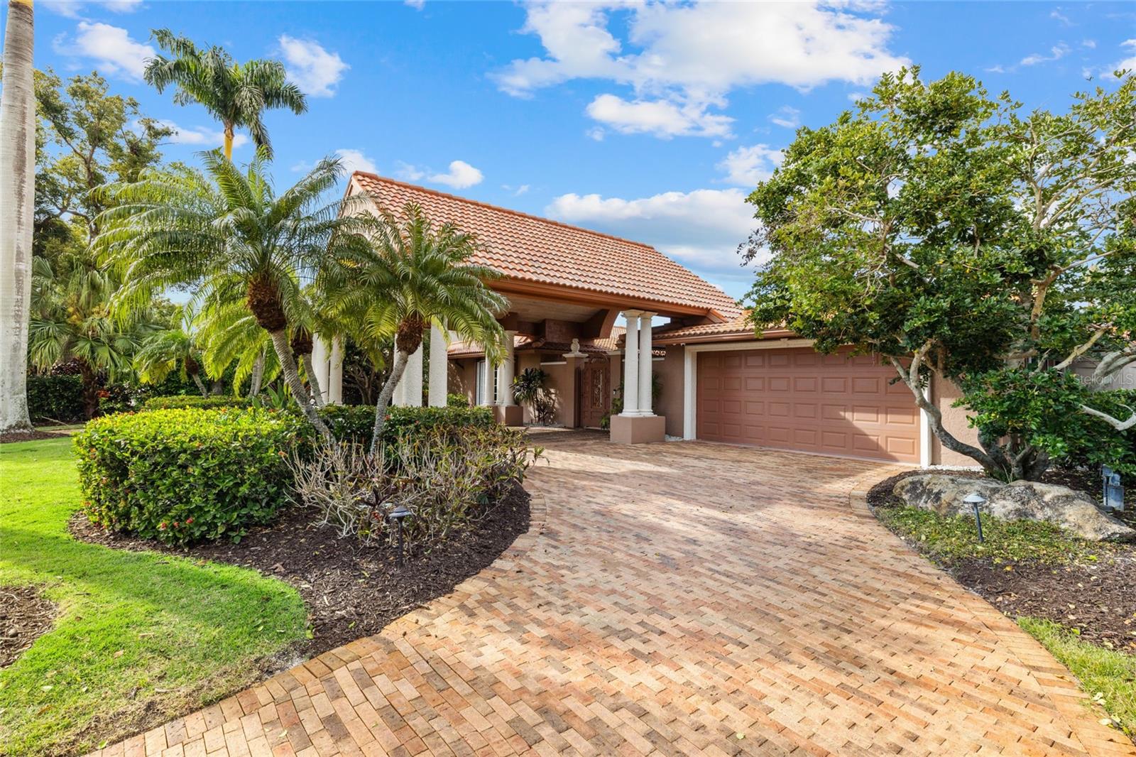 SOUTHPOINTE SHORES - Residential