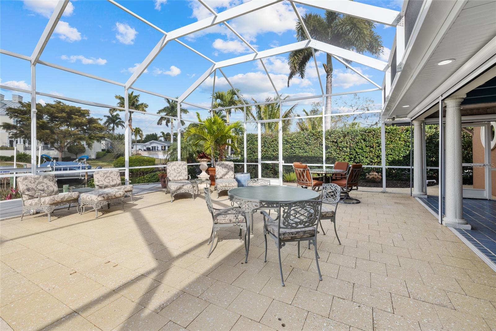 SOUTHPOINTE SHORES - Residential